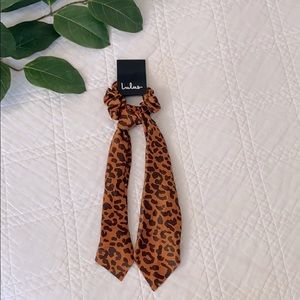 🌿 NWT Lulus Leopard Scrunchie Hair Tie & Scarf 🌿